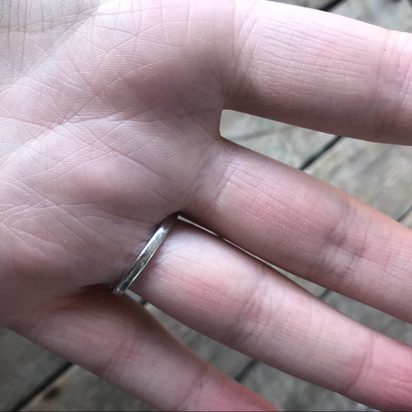 Silver Ring with Crystal Detail - Picture 8 of 8